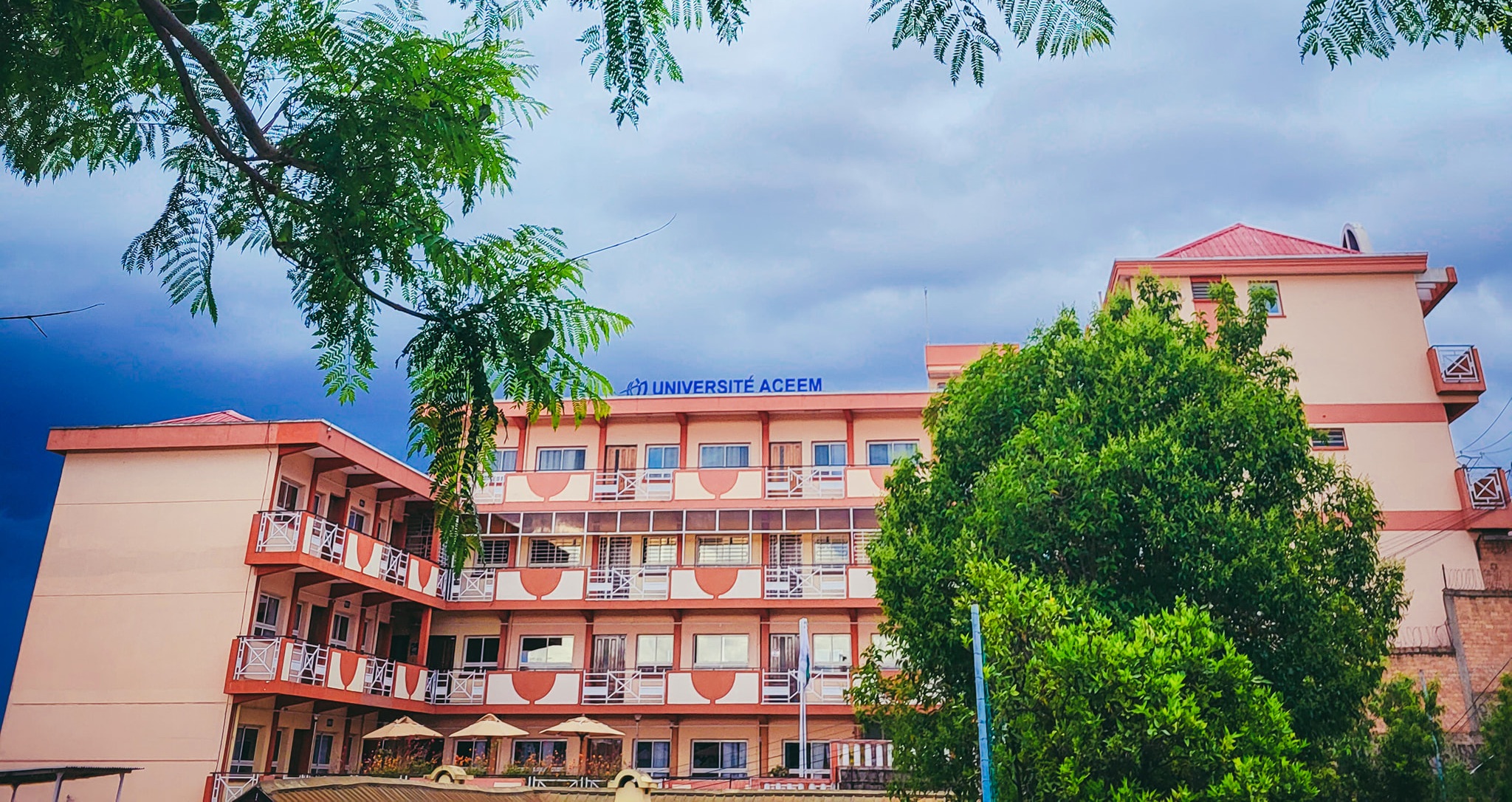 Étudiants souriants